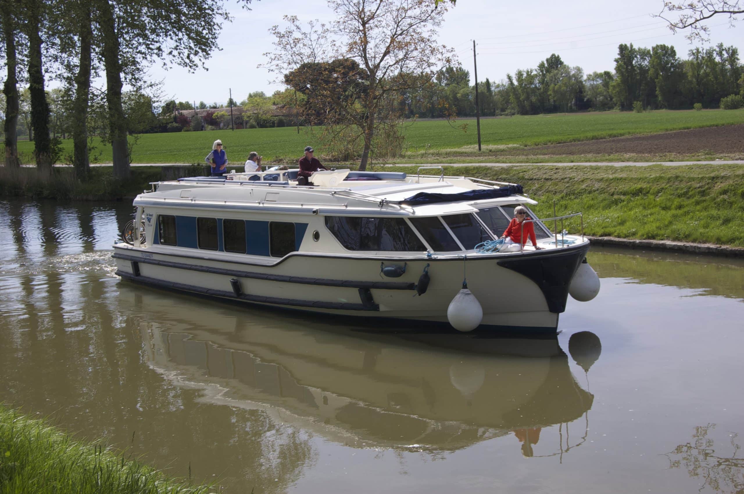 Canal Boat Hire in France, French Canal Boat Holidays, French Waterways