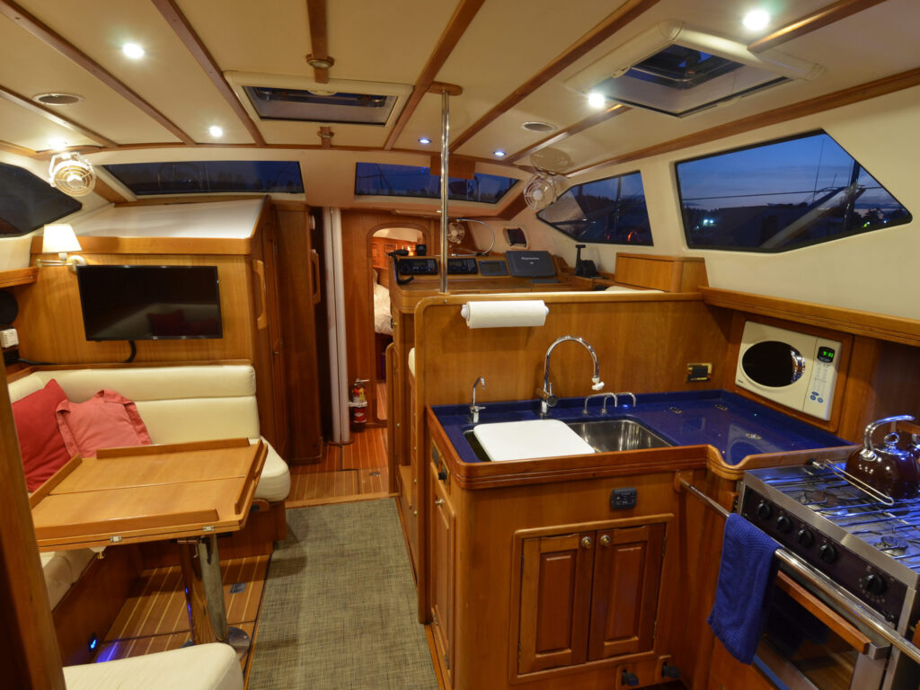 Saga 48 interior