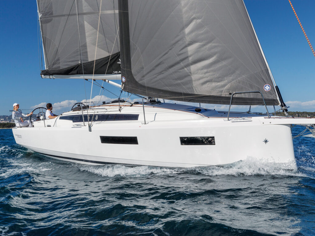 Jeanneau Sun Odyssey 350 exterior