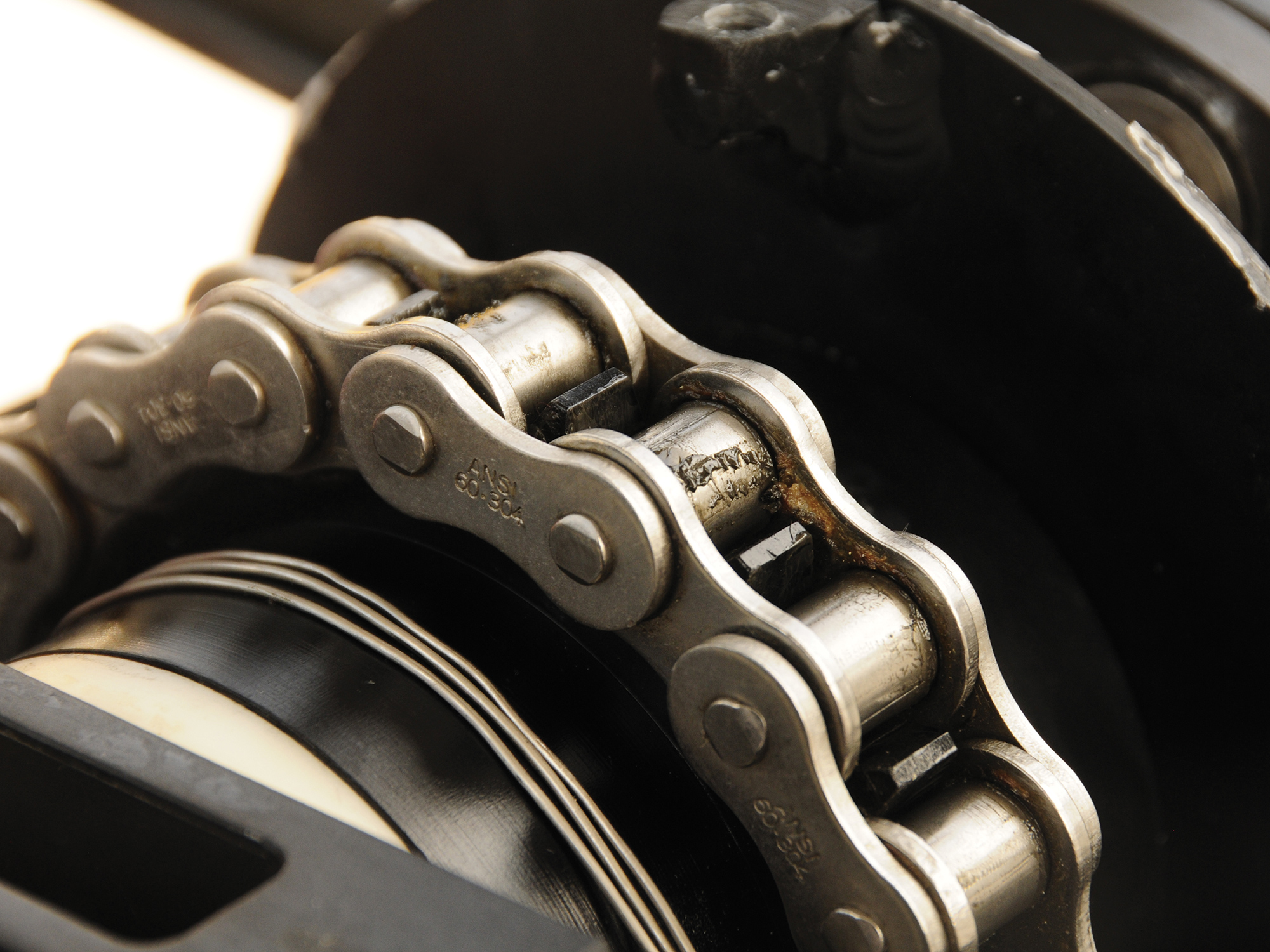 ­chain-over-sprocket steering system