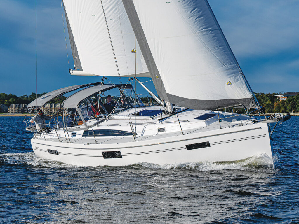 Catalina 426 on the water