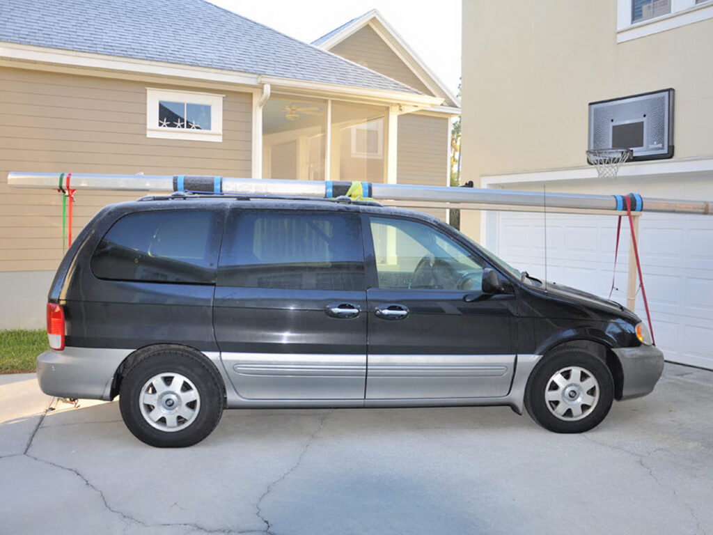 Transporting the yard on top of a minivan