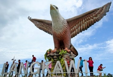 Carolyn (second from right) gets a bird¿s-eye view of Langkawi.