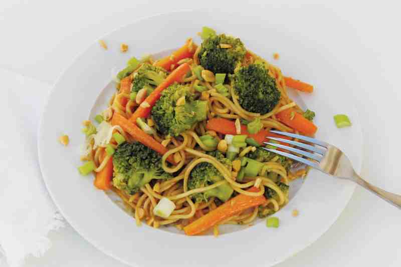 Stir-Fry Veggie Pasta with Peanut Sauce