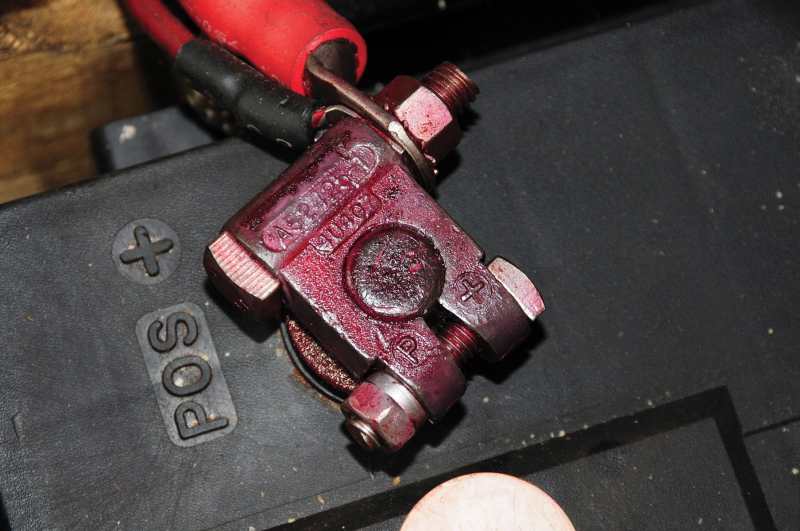 Battery-Post Adapter Terminal Strong, reliable battery-post adaptor terminals avoid relying on cast-in-place studs. A far better alternative is to utilize fasteners that place the assembly in compression, like the one shown in the photograph above.