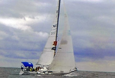 Crazy Horse, a C&C 37, leading a regatta last fall.