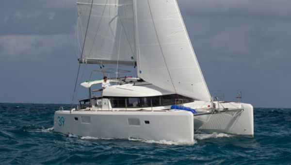 lagoon catamaran 35