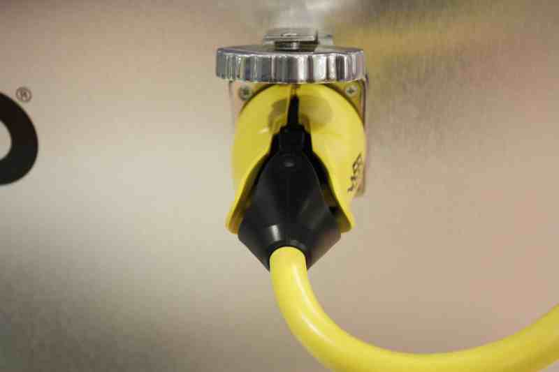 Marinco EEL shorepower cord