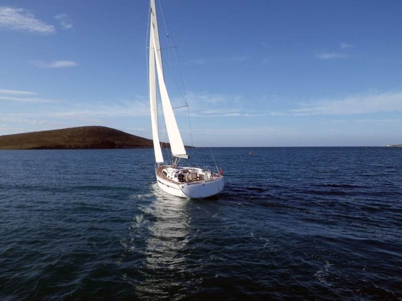 Beam carried all the way aft creates space for spacious cabins, while twin rudders keep the boat well on track when heeled.
