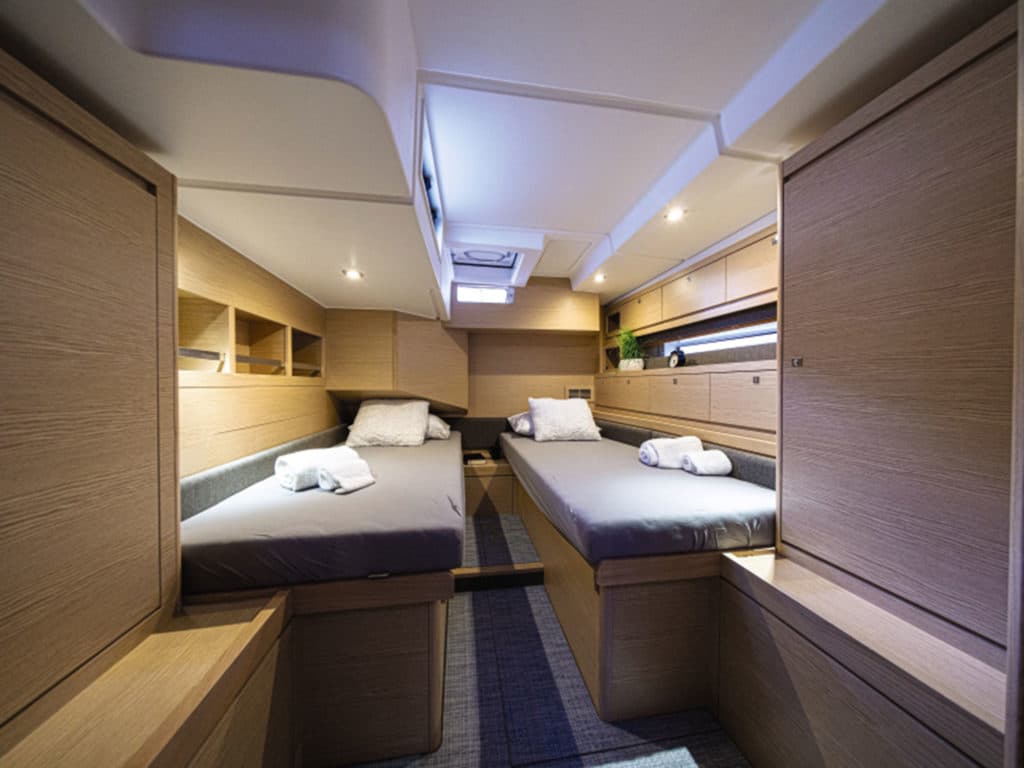 Twin aft bunks