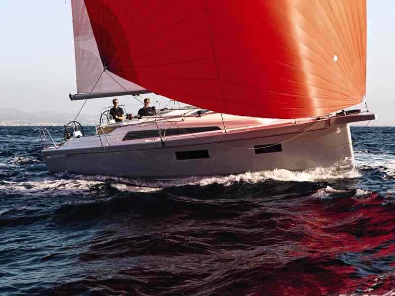 CRW0922_RV101_edit Oceanis 34.1