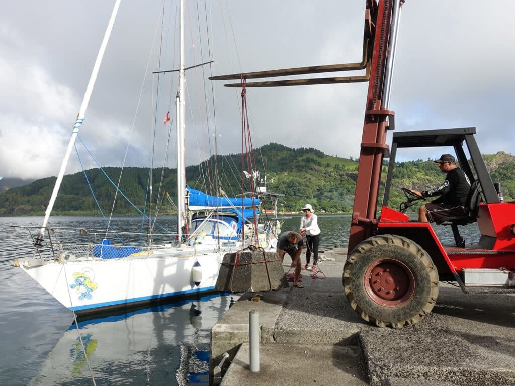 lifting the mooring block