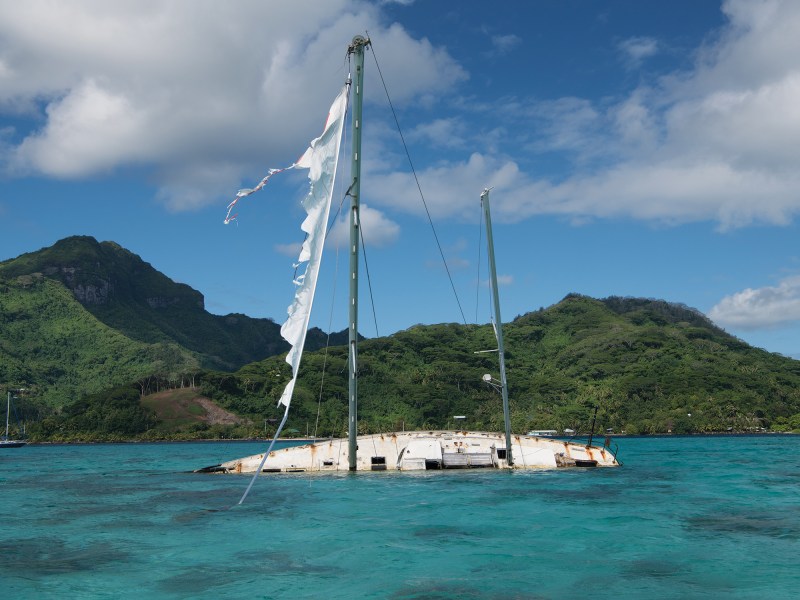 Photo-1 Half-sunken sailboat offshore
