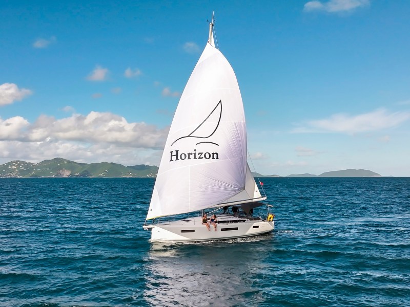Frame Grabber 1.6.3 Horizon charter sailboat