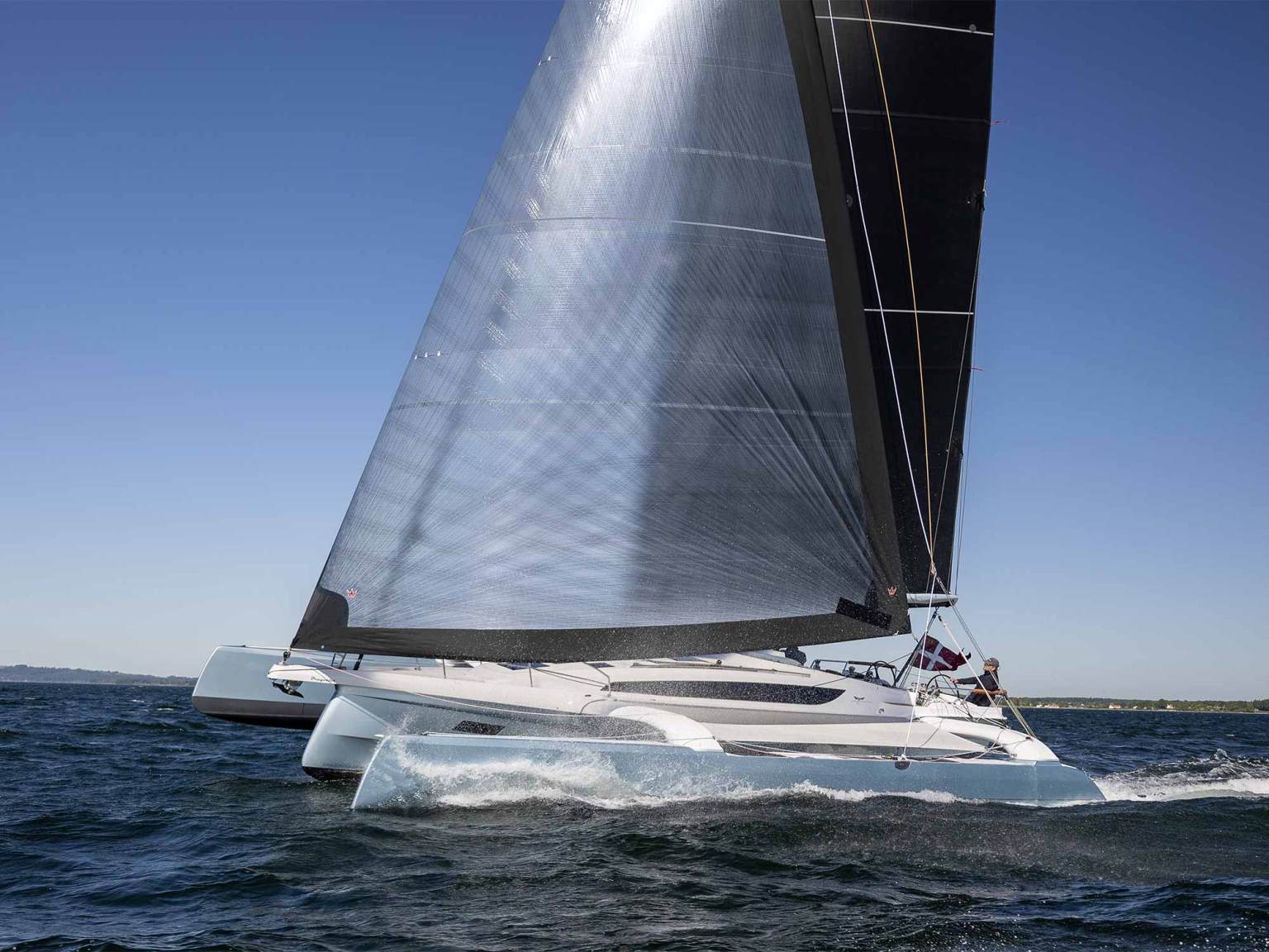 DF36-01.3 Dragonfly 36 trimaran